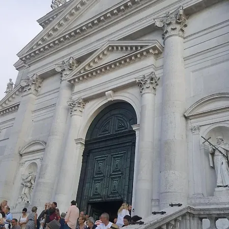 Alojamento de Acomodação e Pequeno-almoço 3b Locazione Turistica